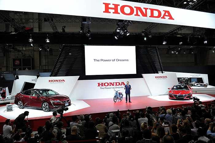 Tại triển lãm Tokyo Motorshow lần thứ 44 vừa khai mạc tại Tokyo, Honda cũng công bố các dòng sản phẩm sản xuất và những mô hình ý tưởng về ôtô, xe máy cùng những điểm nhấn khác cực kỳ ấn tượng.