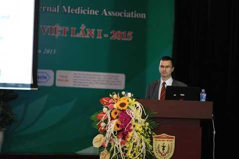 Tiến Sĩ Szabolcs Péter, Tập đoàn Dinh dưỡng DSM Thụy Sỹ phát biểu tại hội nghị Tiến Sĩ Szabolcs Péter, Tập đoàn Dinh dưỡng DSM Thụy Sỹ phát biểu tại hội nghị