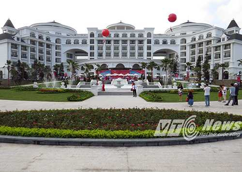 Vinpearl Hạ Long Bay Resort hướng về phía đất liền - Ảnh MK