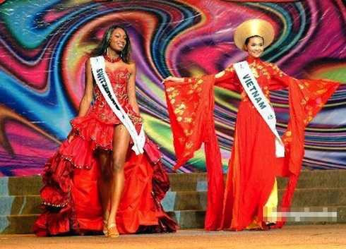 Thanh Hằng tham gia Miss Intercontinental 2005.