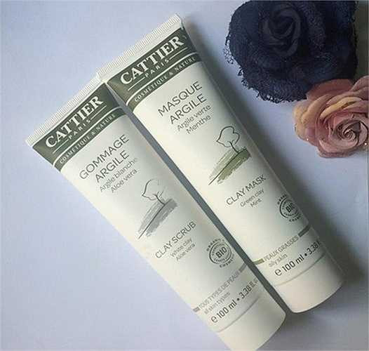 Nó giúp bổ sung khoáng chất từ đất sét cho da mặt sáng và khỏe mạnh, thu nhỏ lỗ chân lông, bổ sung dưỡng ẩm, làm da mềm mại. Mặt nạ này có giá khoảng 200.000đ/100ml. 