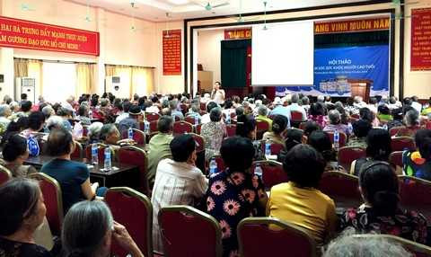 Gần 1500 người tiêu dùng tại TP.Hồ Chí Minh và Hà Nội đã được Vinamilk hỗ trợ tư vấn về quyền lợi của người tiêu dùng và việc chăm sóc sức khỏe trong tháng 10 Gần 1500 người tiêu dùng tại TP.Hồ Chí Minh và Hà Nội đã được Vinamilk hỗ trợ tư vấn về quyền lợi của người tiêu dùng và việc chăm sóc sức khỏe trong tháng 10