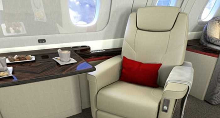 Trên máy bay có phòng bếp trang bị máy rửa bát, máy pha cà phê đắt kinh hoàng. Ngoài ra các bữa ăn đều được chuẩn bị công phu với khối thực phẩm tươi mang theo