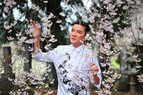 Trong dịp này, Mr.Đàm cũng tung ra bộ ảnh mới mà anh đã đã có dịp chụp cũng như lưu lại nhiều kỉ niệm trong chuyến đi Nhật ngay mùa hoa anh đào năm nay.