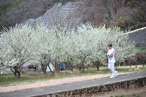 Với Đàm Vĩnh Hưng, đó không chỉ là những khoảnh khắc kỉ niệm mà anh đã khắc ghi lại cho bản thân, mà còn là món quà tinh thần anh muốn dành tặng cũng như chia sẻ với các fans của mình.