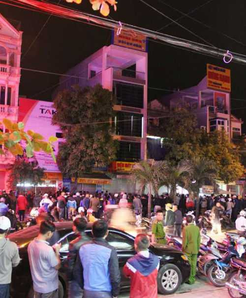 Ảnh: Hiện trường 4 người chết trong cửa hàng điện máy