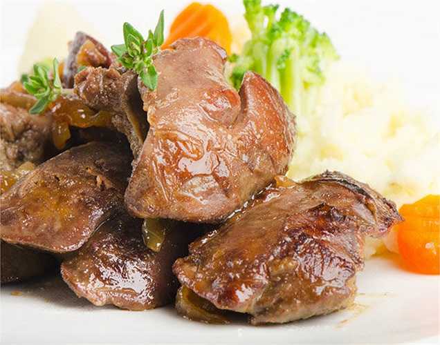 Gan động vật: rất giàu vitamin và khoáng chất có thể giúp thay thế vitamin tổng hợp. Gan có chứa vitamin B12, vitamin A, sắt, folate và đồng; một miếng 100 gram thực phẩm lành mạnh này giúp ngăn chặn các vấn đề về não và hệ thống thần kinh khác. 
