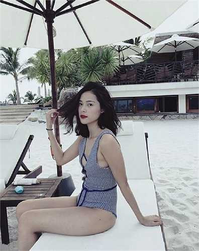 Để có thân hình gọn gàng và thanh mảnh như hiện tại, Hạ Vi khá chăm chỉ tập gym và chơi thể thao. 