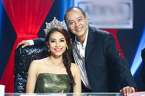 Lần đầu xuất hiện trong vai trò giám khảo truyền hình, Phạm Hương tỏ ra rất háo hức. Lần đầu xuất hiện trong vai trò giám khảo truyền hình, Phạm Hương tỏ ra rất háo hức.