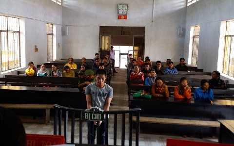 'Yêu râu xanh' trói tay, giở trò đồi bại với bé gái