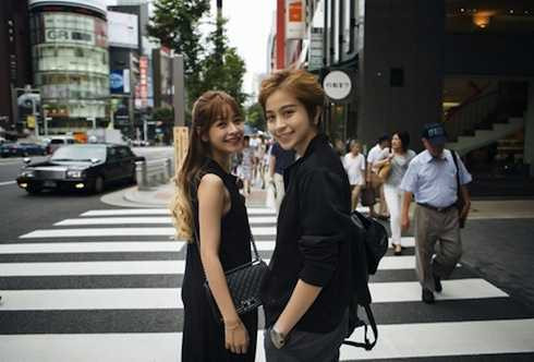 Cả hai có nhiều chuyến công tác, du lịch nước ngoài cùng nhau.