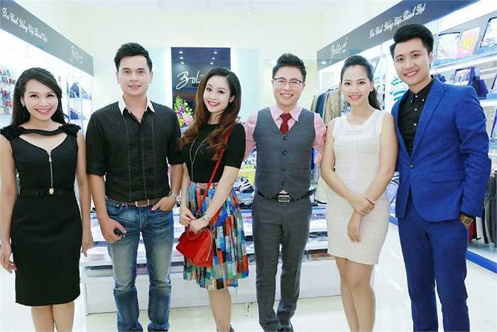 Chương trình quy tụ nhiều khách mời như Mỹ Vân, Mỹ Lan, Danh Tùng, Thùy Linh, Việt Tú, Anh Duy… 