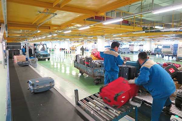 Những vụ mất cắp hành lý ký gửi ở sân bay Việt Nam do nhân viên hàng không gây ra không còn là hiếm - Ảnh minh họa