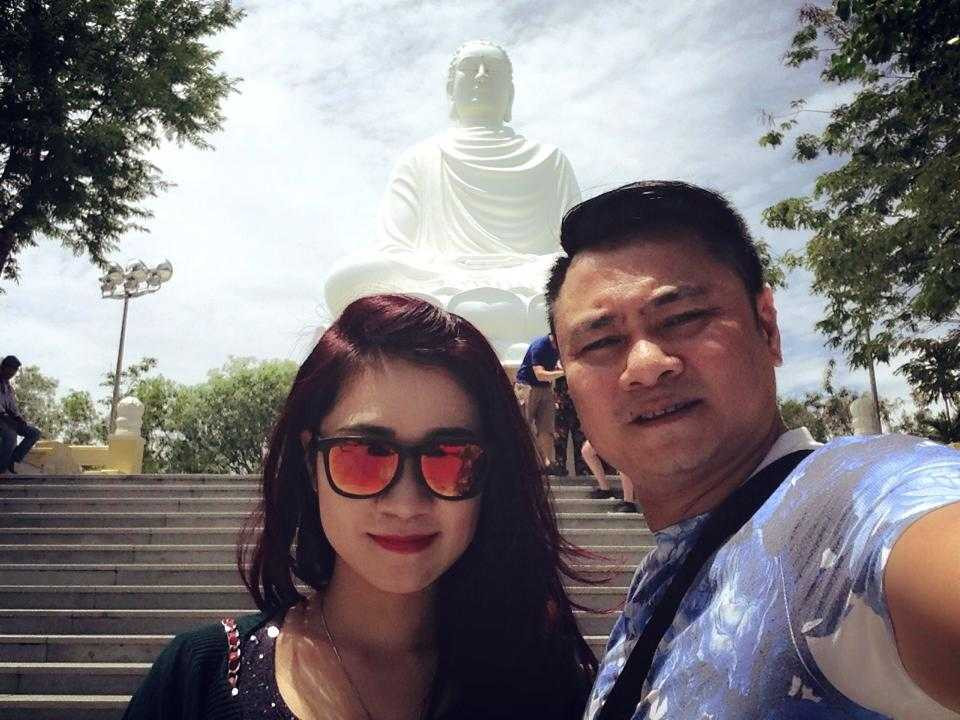 Tự Long bên bà xã Minh Nguyệt