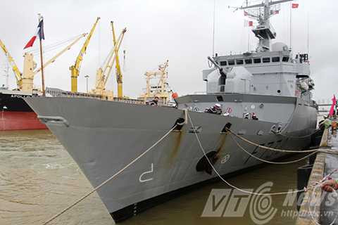 Chiến hạm, tuần dương hạm Hải quân Pháp, Đà Nẵng, Vendemiaire, cảng Tiên Sa