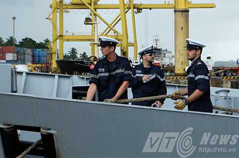 Chiến hạm, tuần dương hạm Hải quân Pháp, Đà Nẵng, Vendemiaire, cảng Tiên Sa