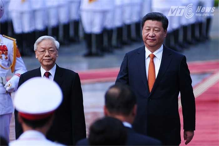 Ông Tập Cận Bình trong lễ đón chính thức chiều 15/11 tại Phủ Chủ tịch - Ảnh: Tùng Đinh