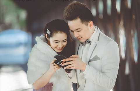 Tuy nhiên, nam ca sĩ chia sẻ rằng ca khúc này đã được sáng tác và thu âm từ trước đó khá lâu và được lấy ý tưởng từ một câu chuyện tình yêu có thật mà Cao Thái Sơn đã trải qua. Đồng thời, bài hát này cũng may mắn nằm trong album chuẩn bị phát hành ở thời điểm hiện tại nên được chú ý hơn một chút nên bản thân anh cũng cảm thấy vui. 