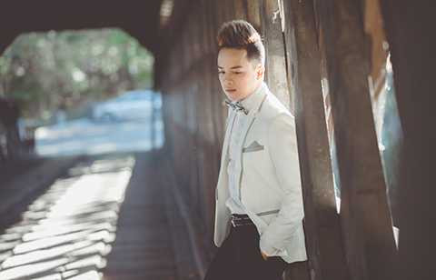 “Anh Vẫn Yêu Anh Như Ngày Đầu Tiên” sẽ bao gồm 10 ca khúc (trong đó có hai ca khúc remix), phần lớn là các bản pop ballad được sáng tác độc quyền bởi các nhạc sĩ tên tuổi trên thị trường như Nguyễn Hồng Thuận, Bảo Thạch, Nguyễn Văn Chung, Nguyễn Đình Vũ… Album sẽ tặng kèm 5 MV.