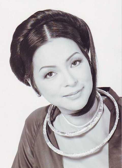 Ái Vân từng suy sụp tinh thần khi bị bạo bệnh.