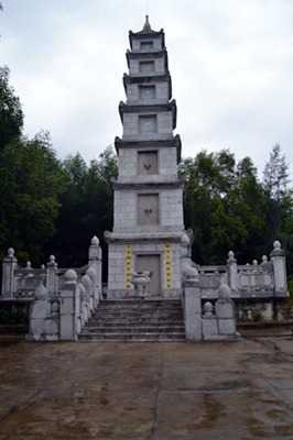 Bửu tháp nơi đặt di cốt của cố Đại lão Hòa thượng