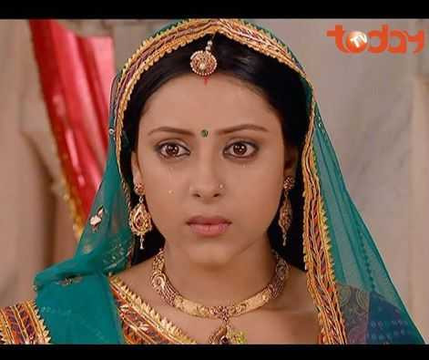 Qua 28 tập của phần 5, bộ phim tiếp tục trở thành đề tài tranh luận của cư dân mạng với những ý kiến khen chê trái chiều. 