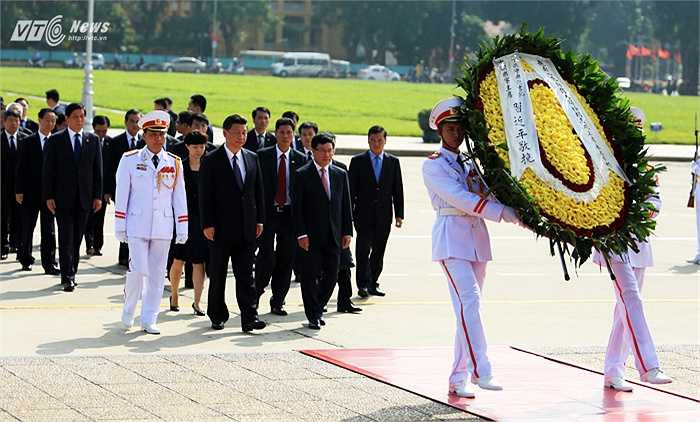 Theo chủ tịch Quốc hội Nguyễn Sinh Hùng thì đây là lần đầu tiên đồng chí Tập Cận Bình tới thăm Việt Nam ở cương vị cao nhất và tin tưởng rằng chuyến thăm sẽ thành công tốt đẹp, tạo bước tiến mới trong quan hệ đối tác chiến lược Việt Nam - Trung Quốc.(Ảnh:Phạm Thành)