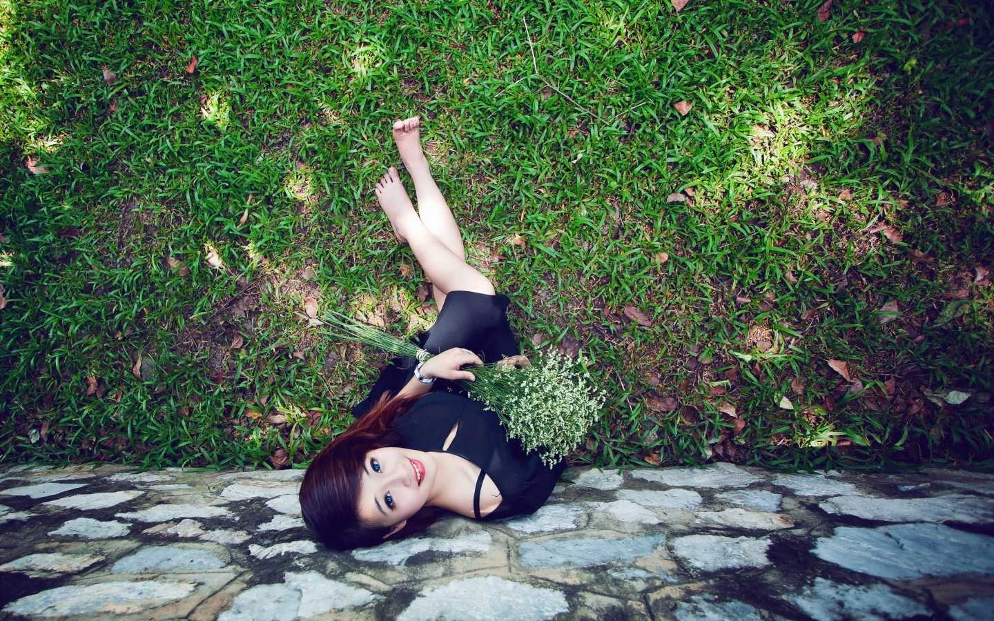 Tử vi 06/11: Bạch Dương cần mạnh dạn hơn trong công việc