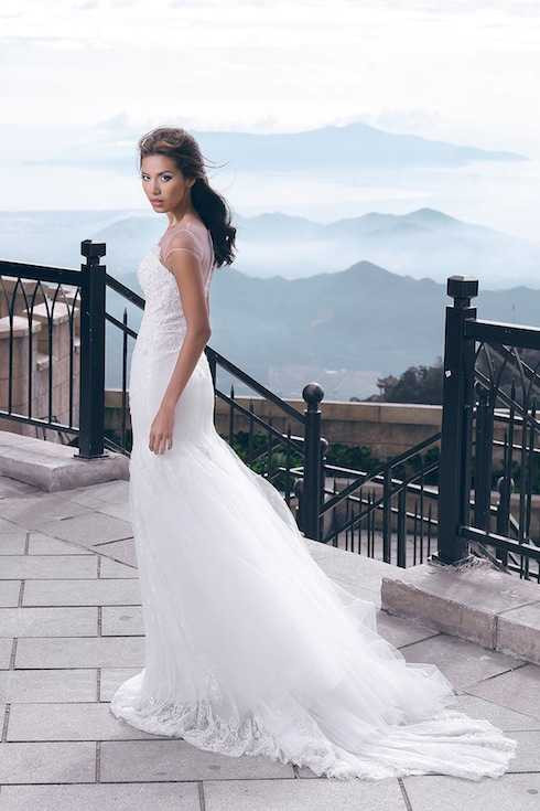 Minh Tú sở hữu vóc dáng "vạn người mê".