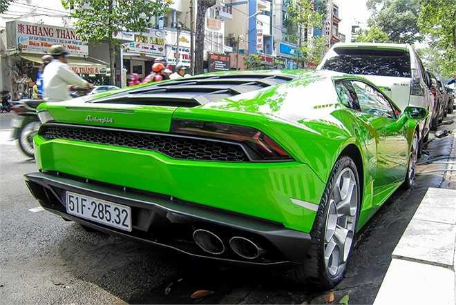 Huracan sử dụng động cơ V10, hút khí tự nhiên, dung tích 5,204 cc, sản sinh 601 mã lực tại 8.250 vòng/phút cùng 560 Nm mô-men xoắn tại 6.500 vòng/phút. 