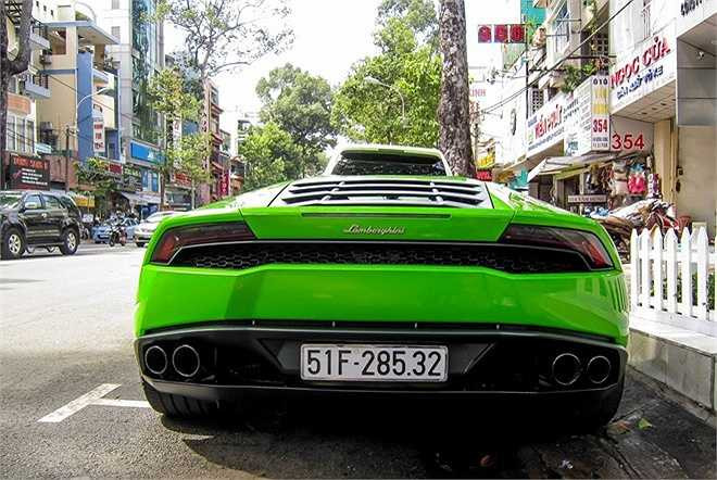 Các đại gia Việt lại tiếp tục nhập hàng loạt Huracan. Theo ước tính, trị giá siêu xe này khoảng 13 tỷ tại Việt Nam (chưa bao biển số). 