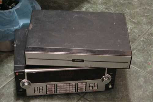 Các thiết bị hát karaoke bị đoàn kiểm tra phát hiện, lập biên bản xử lý. Ảnh CTV Các thiết bị hát karaoke bị đoàn kiểm tra phát hiện, lập biên bản xử lý. Ảnh CTV