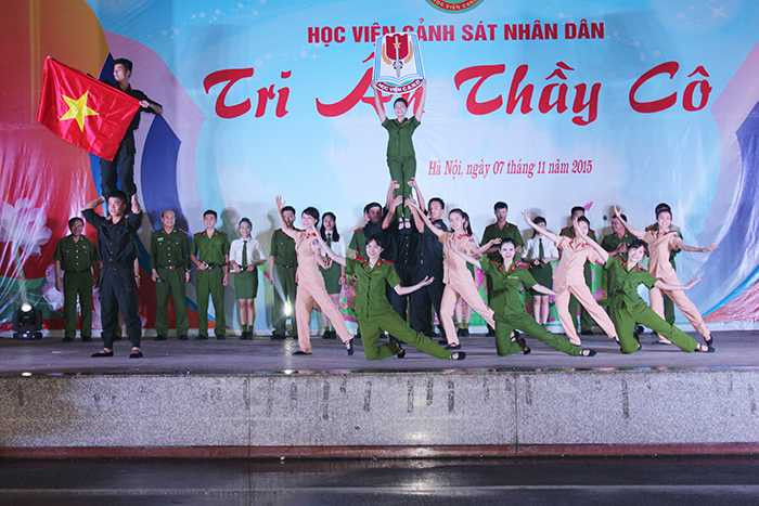 Sinh viên Học viện Cảnh sát tri ân thầy cô nhân ngày 20/11