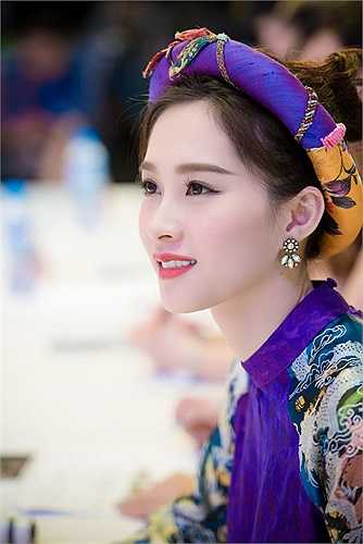 Ngắm vẻ đẹp của Thu Thảo trên hàng ghế giám khảo một cuộc thi thời trang.