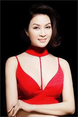 Không những vậy, cô còn lấn sân sang lĩnh vực kinh doanh và gặt hái những thành công nhất định.