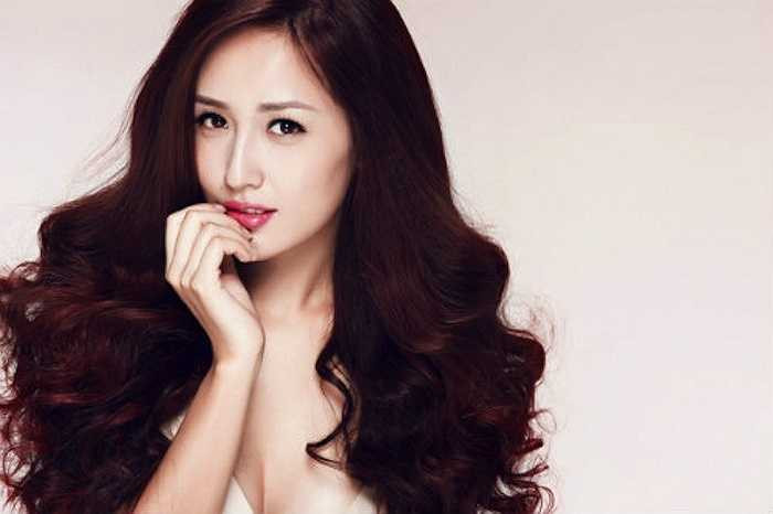 Mỗi khi xuất hiện tại các sự kiện trong nước và quốc tế Hoa hậu Mai Phương Thúy luôn thu hút giới truyền thông và mọi ánh nhìn của người hâm mộ 