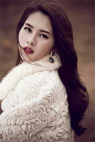 Vẻ đẹp của Hoa hậu Thu Thảo không thua kém gì nhan sắc của các người đẹp nổi tiếng trên Thế giới 