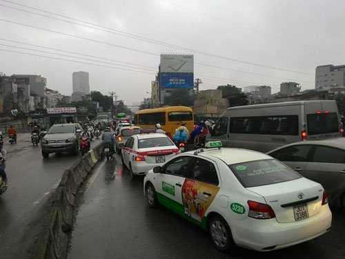 Đường Trường Chinh lúc hơn 9h sáng