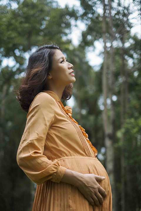 Trang Trần cho biết cô đã sửa chữa lại phòng ốc và chuẩn bị cho việc chăm sóc sức khỏe sau khi sinh con. 