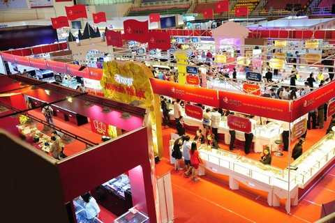 Khu vực gian hàng DOJI chiếm diện tích áp đảo tại Hội chợ VIJF 2015 Khu vực gian hàng DOJI chiếm diện tích áp đảo tại Hội chợ VIJF 2015