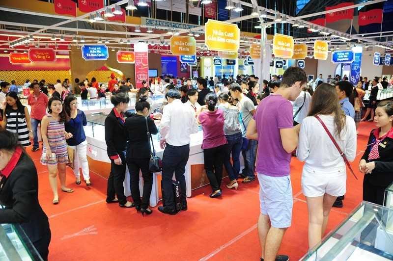 Hàng chục ngàn lượt khách tham quan và mua sắm tại Vương quốc DOJI từ ngày 4/11 đến 8/11