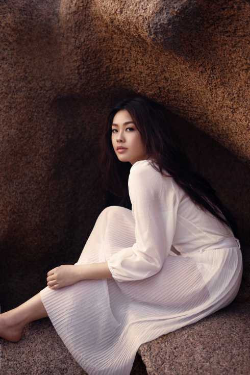 Khánh Tiên trong MV mới