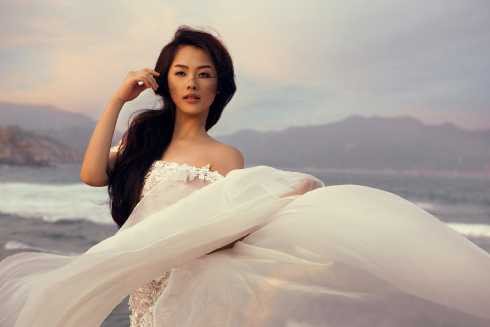 Hình ảnh trong MV Tìm lại chính mình của Khánh Tiên