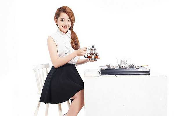 Chi Pu thường xuất hiện với phong cách dễ thương, trẻ trung. Rất hiếm khi người hâm mộ thấy cô nàng chụp ảnh 'mát mẻ'.