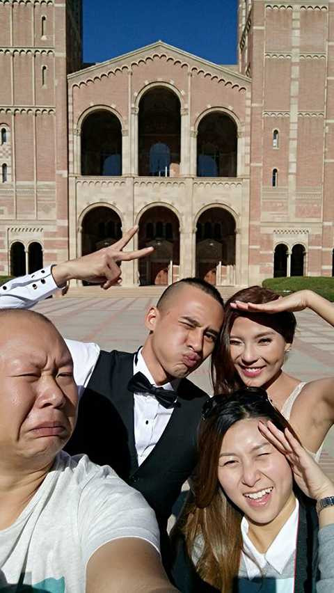 Dù thời tiết khá nắng, nhưng đôi diễn viên trẻ vẫn rạng rỡ nụ cười hạnh phúc. 