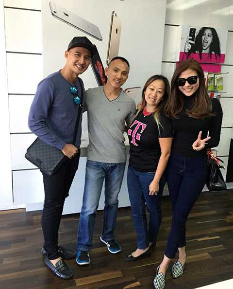 Bên cạnh việc chụp ảnh và tham quan nhiều nơi, Lương Thế Thành - Thúy Diễm còn dành thời gian ghé thăm bạn bè. (Ảnh: Tuấn Anh Nguyễn và Louis Wo)