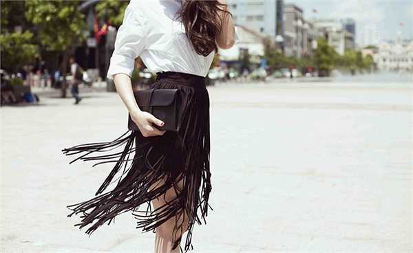 Nhìn cô diện nhiều người cho rằng họ cảm giác như đang thấy một fashionista châu Á giữa lòng Sài Gòn.