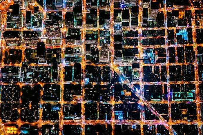 Những con đường chằng chịt dọc ngang ở San Francisco như hình bàn cờ đã tạo nên bức tranh sinh động