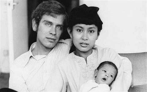 Bà Aung San Suu Kyi và chồng Michael Aris thời trẻ