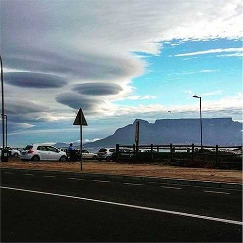 Với hình thù xoắn ốc tương tự như những chiếc đĩa bay UFO, nhiều người lo sợ về ngày tận thế